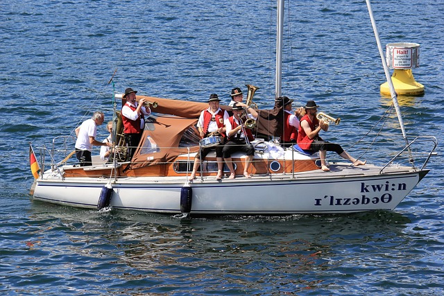 而在篮球比 而在篮球比